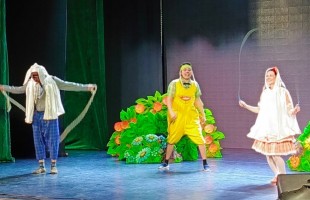 В Уфе состоялся благотворительный показ спектакля с тифлокомментариями