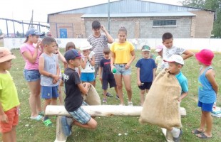 Верхнеиткуловская модельная библиотека собрала детей на сабантуй