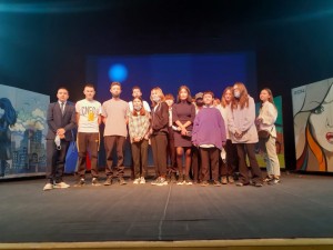 Сибайские школьники посетили местный театр и его закулисье