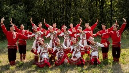 Ансамбль Гаскарова представил премьеру мордовского танца