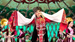 Артисты ансамбля песни и танца "Мирас" получили государственные награды
