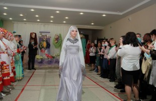В Куюргазинском районе провели фестиваль платка «Платок-символ мира»