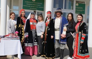 День национального костюма с артистами СГТКО