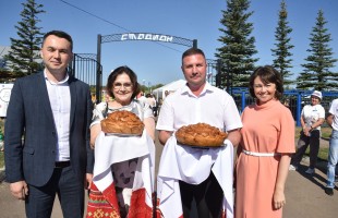 В Башкортостане появился памятник национальному пирогу - бэлешу