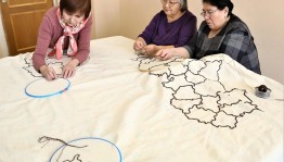 Мастерицы республики продолжают вышивать карту Башкортостана