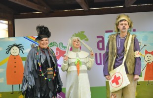 Уфимский ТЮЗ представил два спектакля на фестивале «Айда играть»