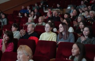 В культурном центре «Атайсал» прошел праздничный концерт «Здесь доблесть в каждом из народов»