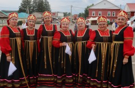 В Белокатайском районе начал работу XVIII Межрегиональный праздник русской песни и частушки