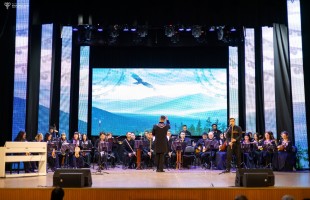 «Дух ветра» объединил виртуоза панфлейты Вячеслава Змеу и знаменитый оркестр Башкортостана