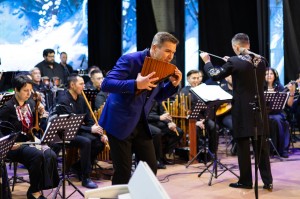 «Дух ветра» объединил виртуоза панфлейты Вячеслава Змеу и знаменитый оркестр Башкортостана