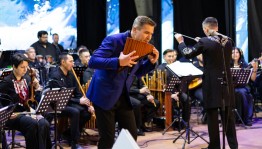 «Дух ветра» объединил виртуоза панфлейты Вячеслава Змеу и знаменитый оркестр Башкортостана