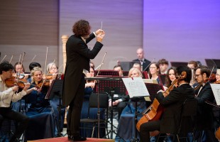 Известный российский дирижер Юрий Медяник выступил с Госоркестром Башкортостана в Уфе