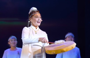 В Уфе прошло театрально-концертное представление «Яҡшылыҡ нуры» в честь юбилея народного сэсэна Башкортостана Розалии Султангареевой