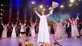 В Уфе прошло театрально-концертное представление «Яҡшылыҡ нуры» в честь юбилея народного сэсэна Башкортостана Розалии Султангареевой