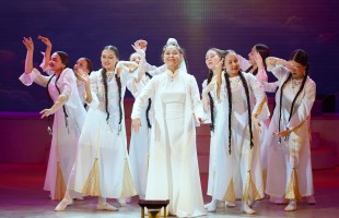 В Уфе прошло театрально-концертное представление «Яҡшылыҡ нуры» в честь юбилея народного сэсэна Башкортостана Розалии Султангареевой