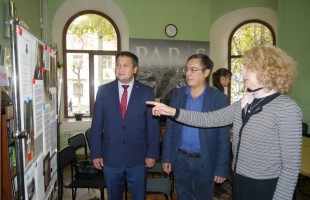 Национальную библиотеку РБ посетила представитель Международной благотворительной акции «От потомков к потомкам» из Франции