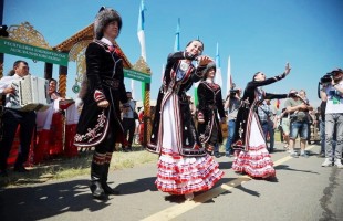 Около ста национальных блюд представили на сабантуе в Челябинской области