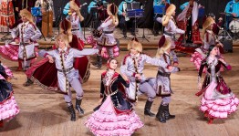 Фольклорный ансамбль "Мирас" выступил в г. Севлиево Республики Болгария