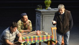В Уфимском театре «Нур» рассказали о предстоящей премьере спектакля «Не смейтесь, я умираю»