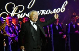 Өфөлә танылған ҡурайсы Азат Айытҡоловты 70 йәшлек юбилейы менән ҡотланылар