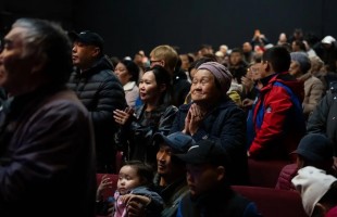 Башкирский писатель Айгиз Баймухаметов награжден медалью Тувинского национального театра